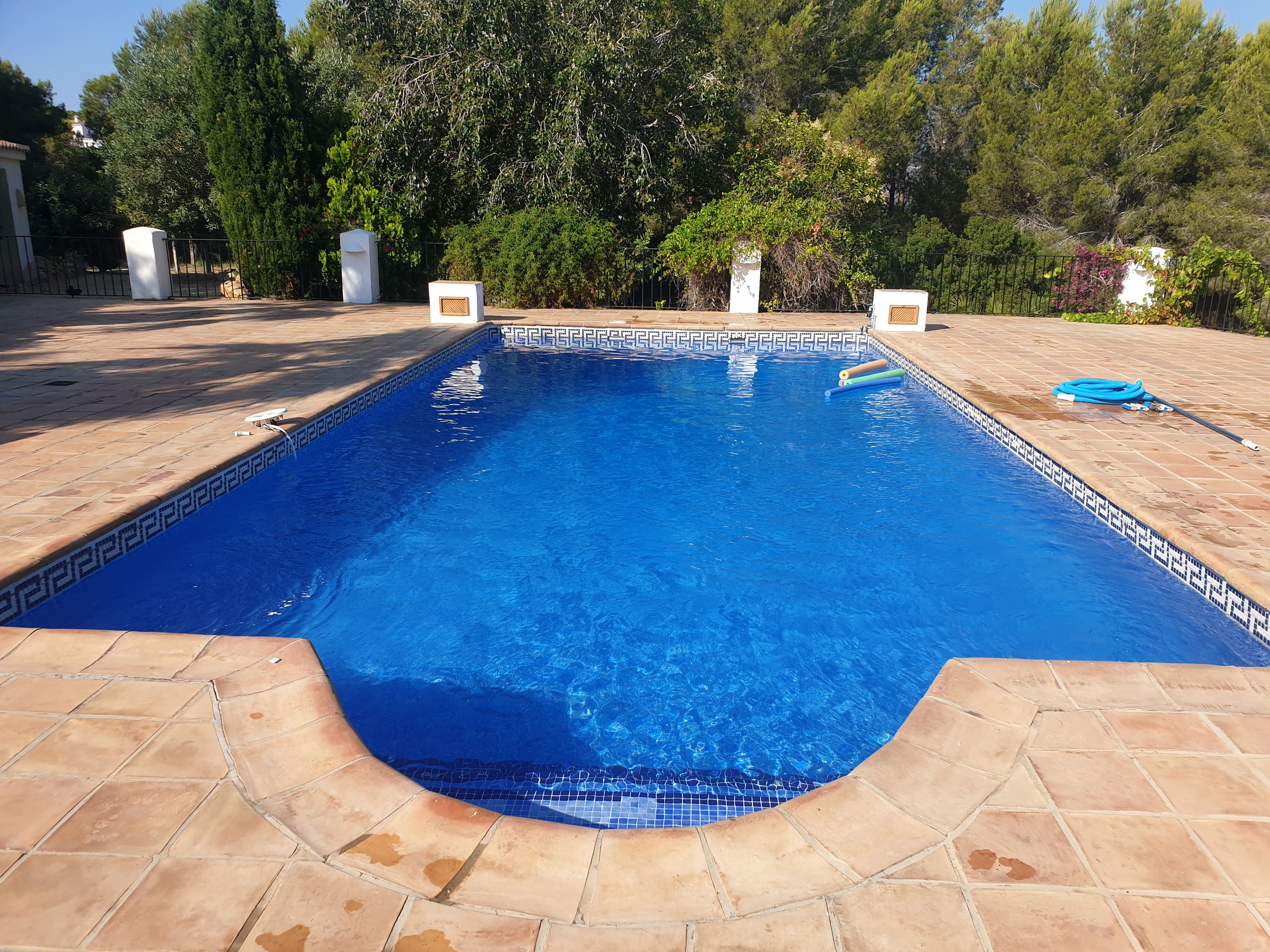 Mantenimiento y Limpieza de piscinas en Moraira