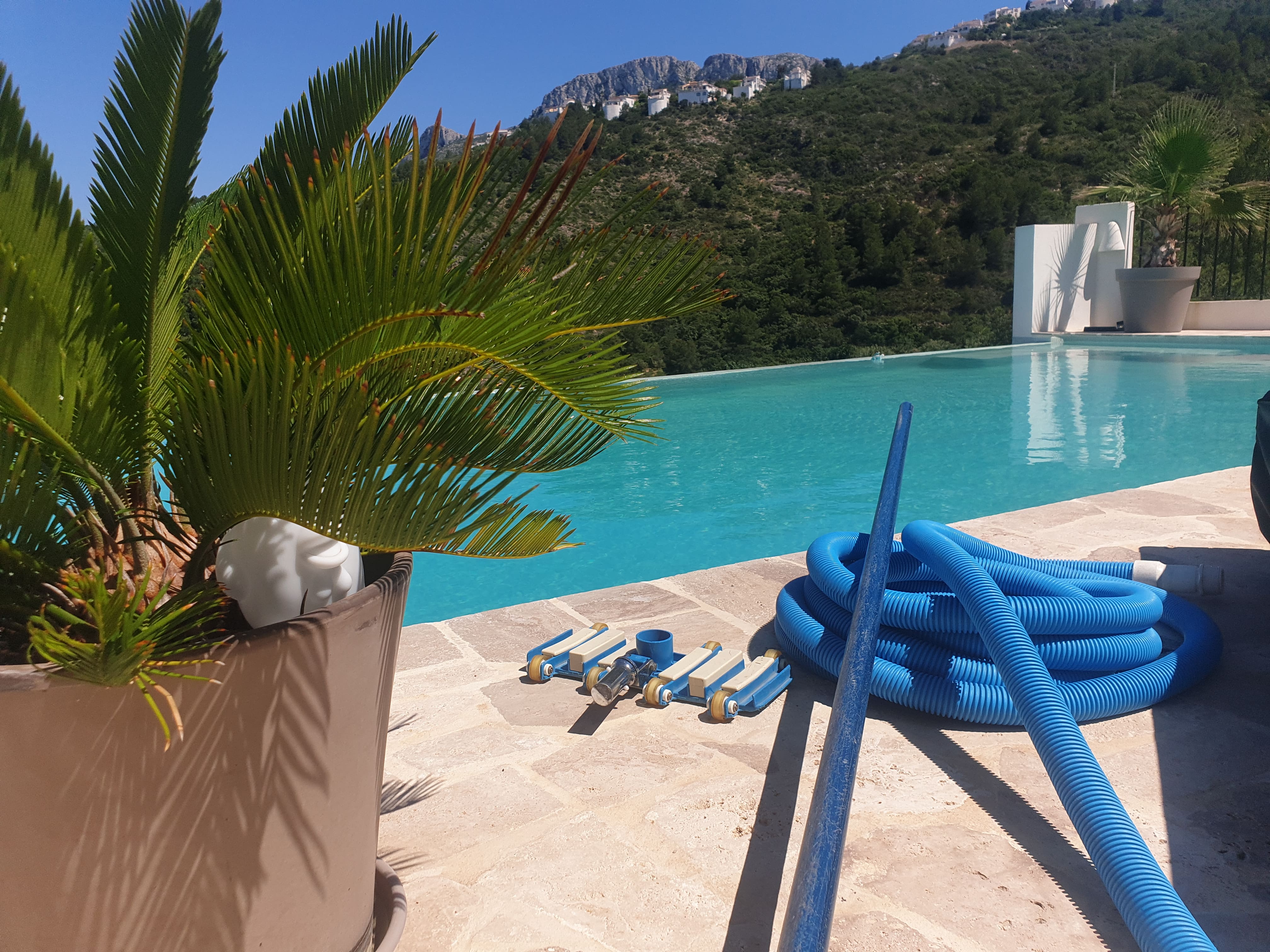 Mantenimiento y Limpieza de piscinas en Denia