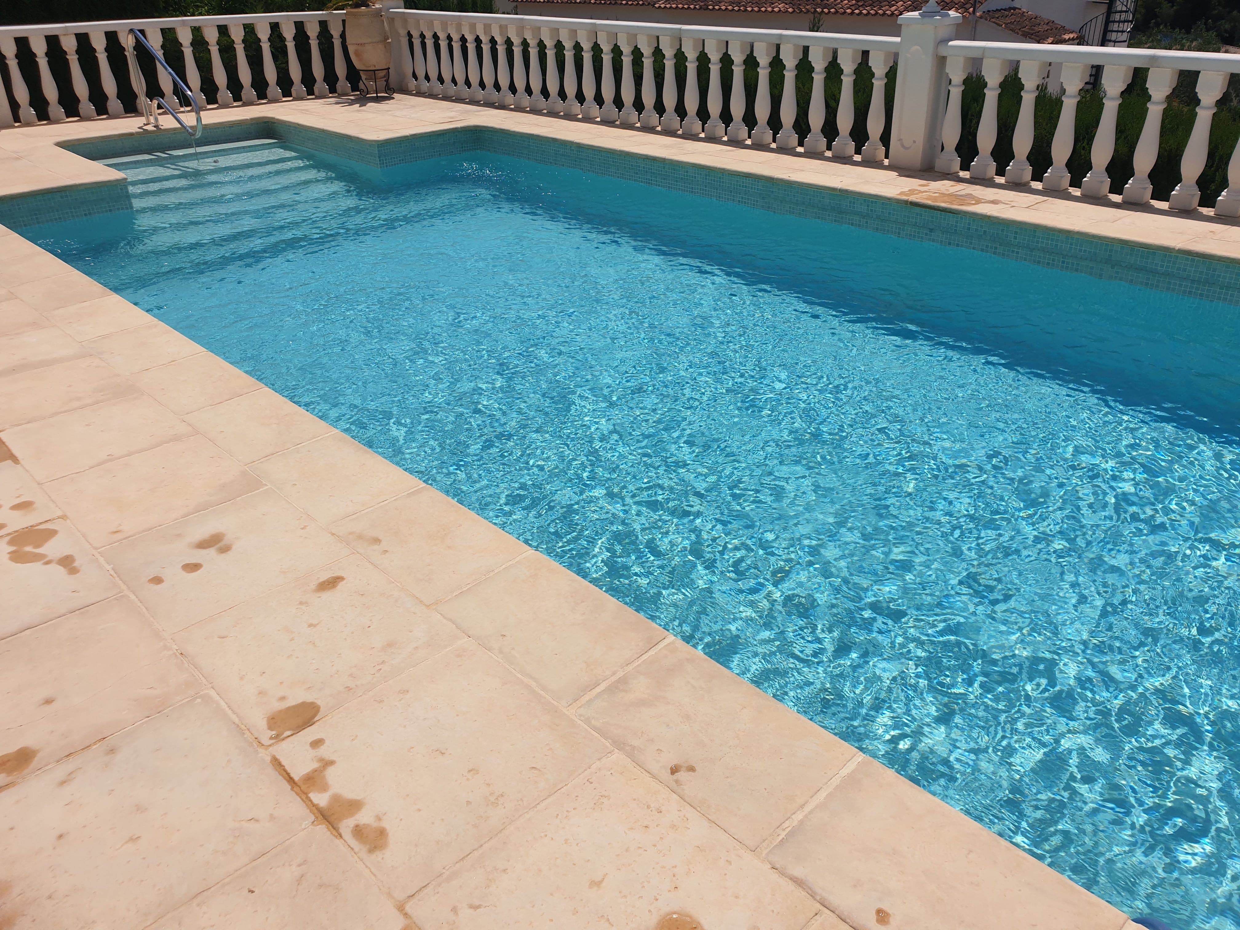 Limpieza de piscinas en Teulada